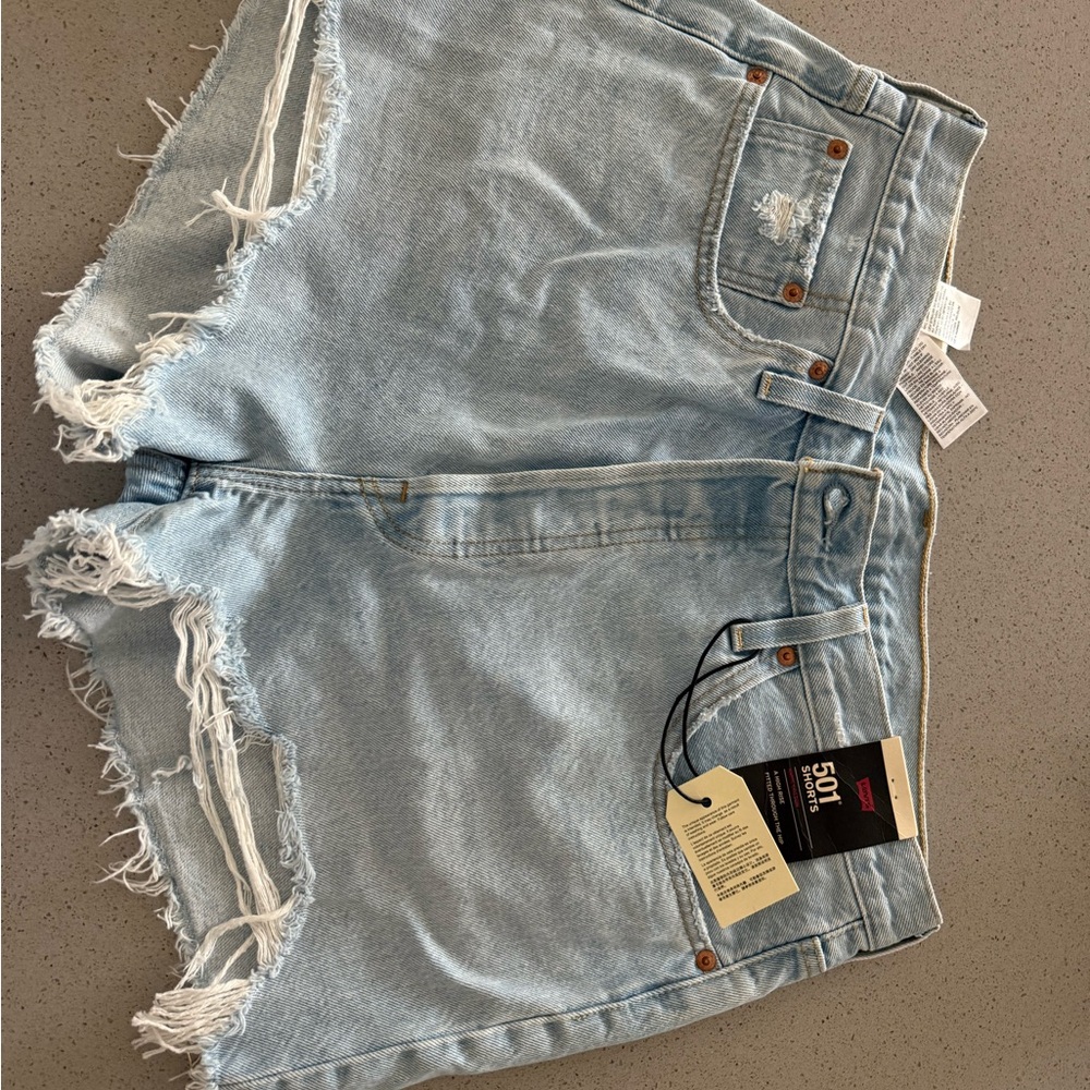 NWT - Levi’s Shorts